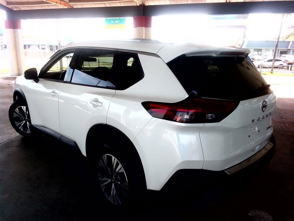 Used 2021 Nissan Rogue SV w/ Premium Package AWD/4WD image 4