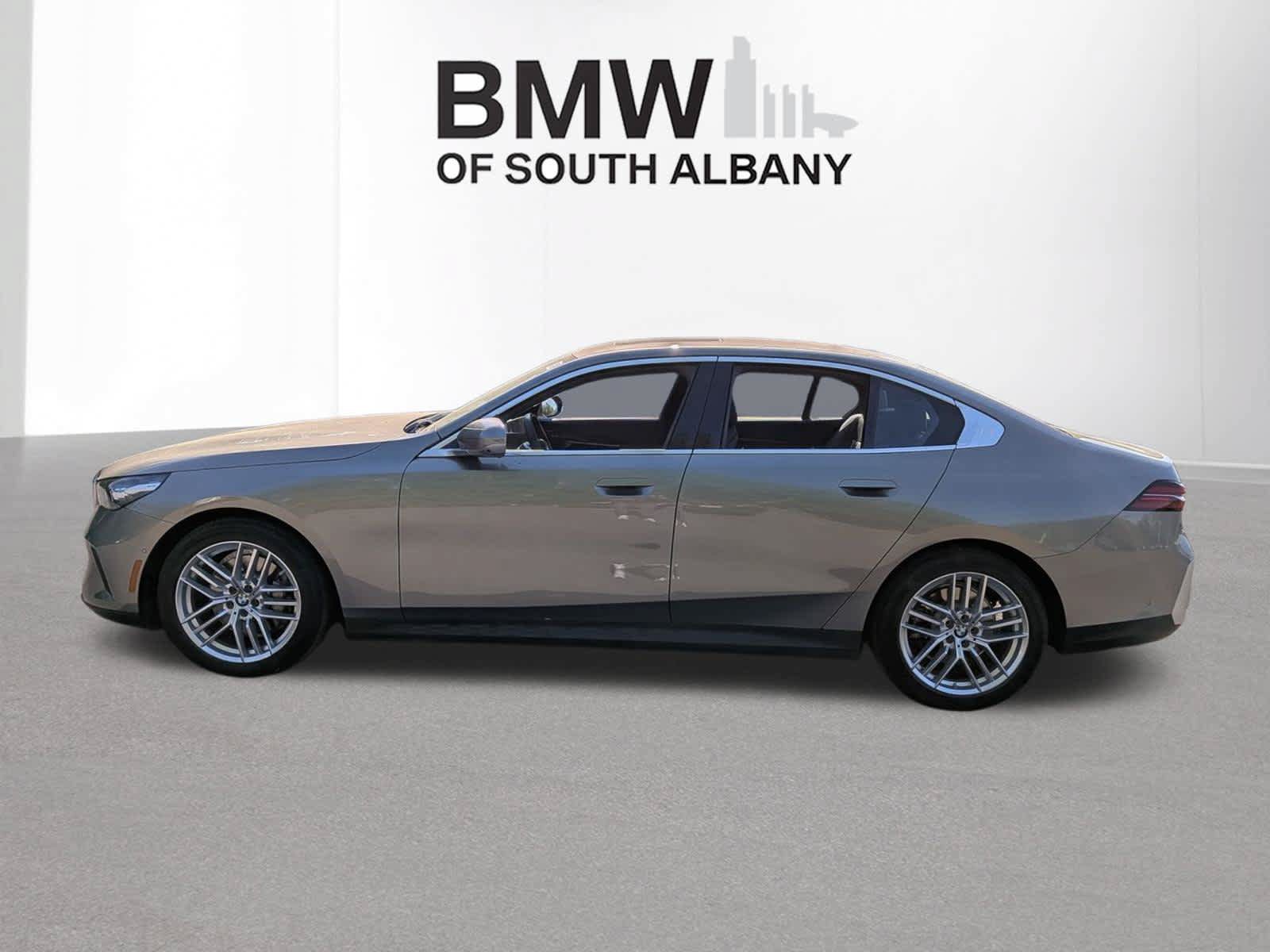Certified 2024 BMW 530i xDrive w/ Premium Package AWD/4WD image 3