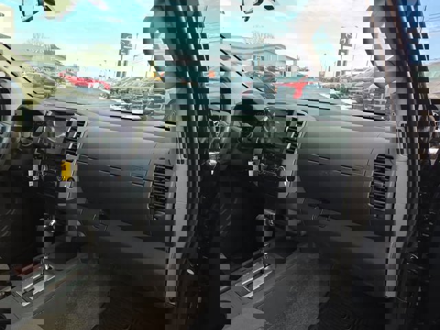 Used 2012 Nissan Frontier SV image 13