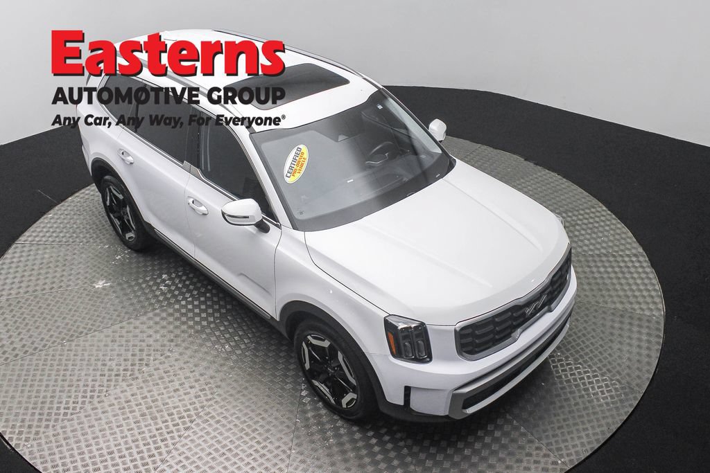 Used 2025 Kia Telluride S FWD image 3
