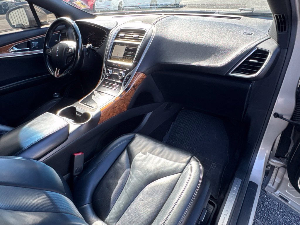 Used 2017 Lincoln MKX Select w/ Select Plus Package AWD/4WD image 24