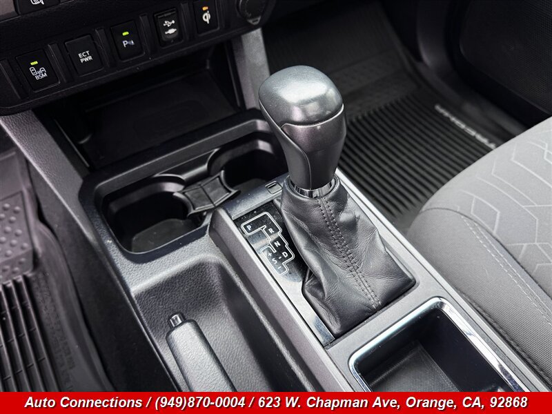 Used 2017 Toyota Tacoma TRD Off-Road RWD image 14