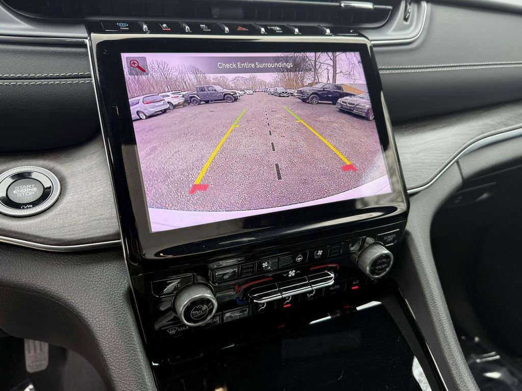 Used 2023 Jeep Grand Cherokee Overland image 21