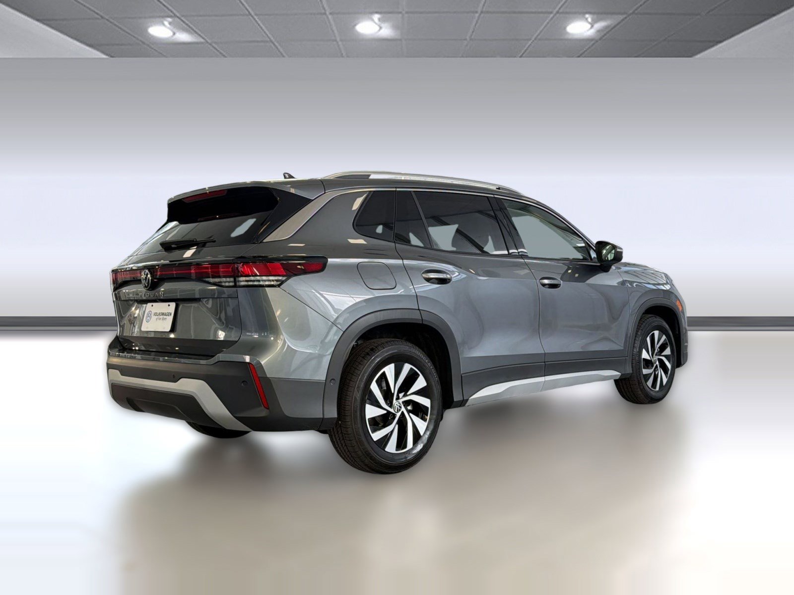New 2026 Volkswagen Tiguan S FWD image 9
