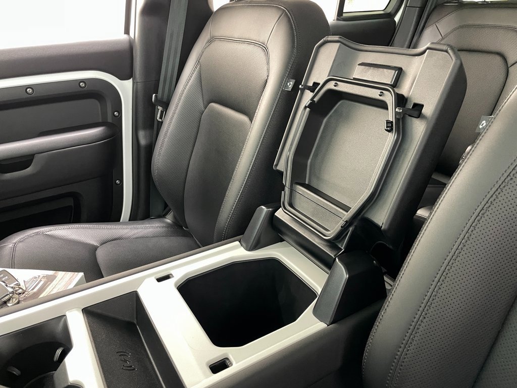 Used 2025 Land Rover Defender 110 S image 35