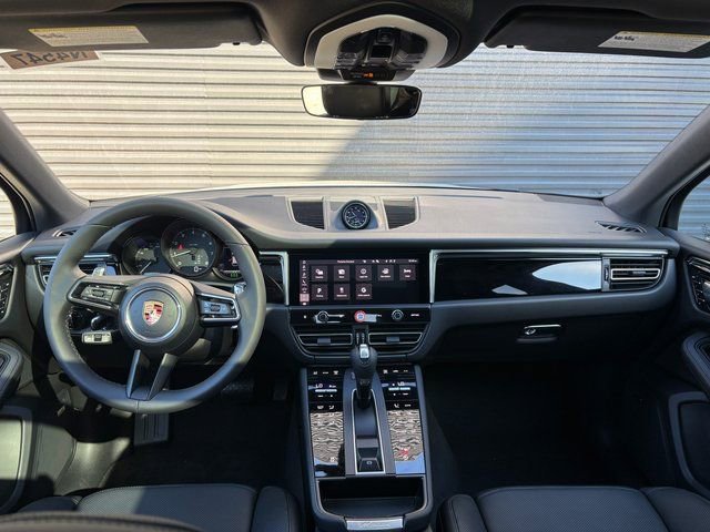 Certified 2026 Porsche Macan AWD/4WD image 12