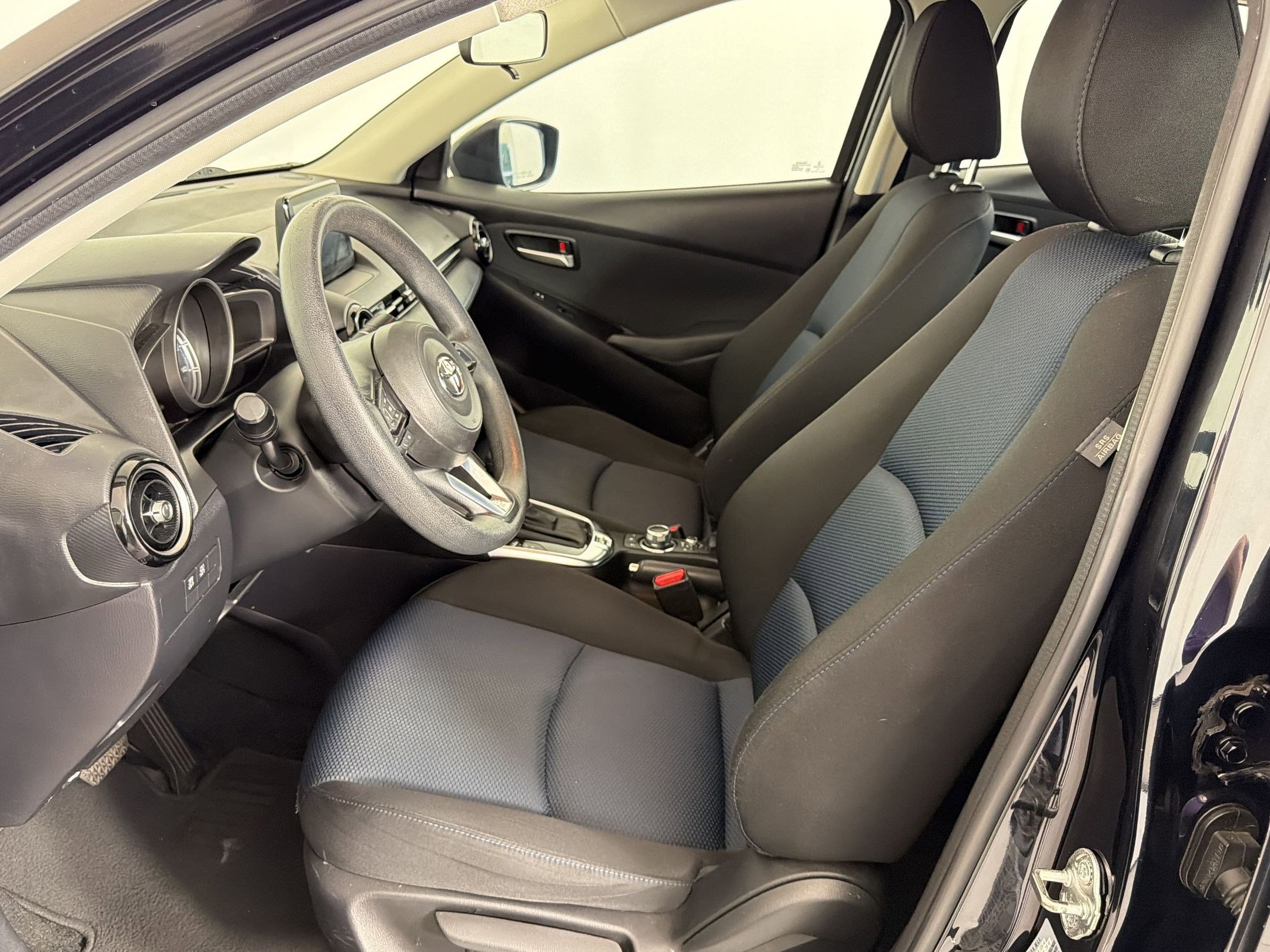 Used 2019 Toyota Yaris LE image 5