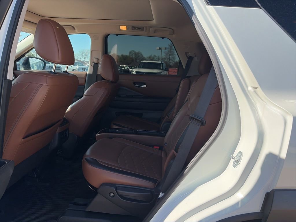 Certified 2024 Nissan Pathfinder Platinum image 8