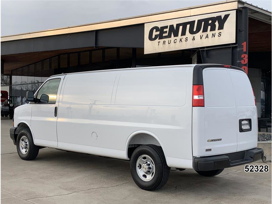 Used 2025 Chevrolet Express 2500 Extended w/ Communications Package image 6