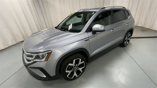 Used 2022 Volkswagen Taos SEL image 4