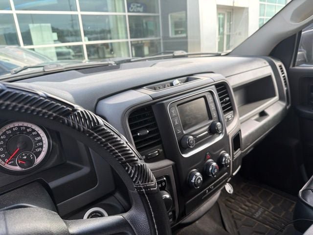 Used 2018 RAM 1500 Express w/ Black Ram 1500 Express Group AWD/4WD image 14