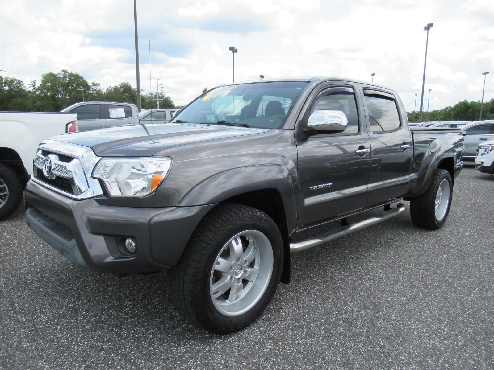 Used 2014 Toyota Tacoma PreRunner w/ SR5 Package RWD image 3