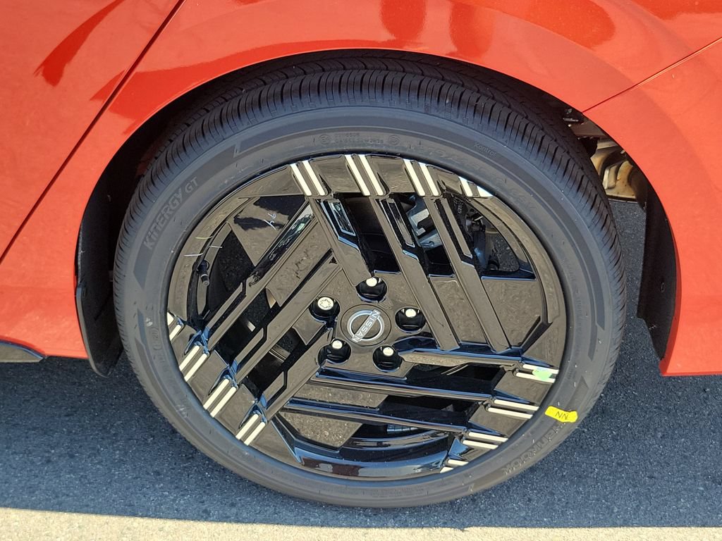 New 2027 Nissan Sentra SR w/ Floor Mat Package FWD image 16
