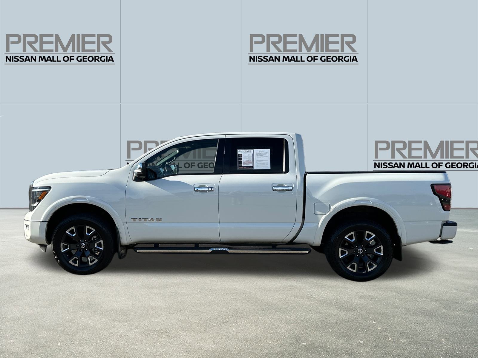 Certified 2021 Nissan Titan Platinum Reserve w/ Moonroof Package image 8
