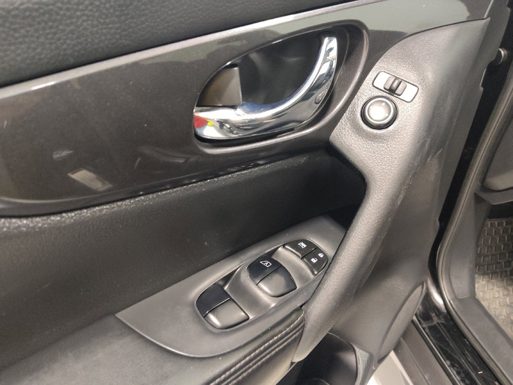 Used 2020 Nissan Rogue S w/ Special Edition Package image 27