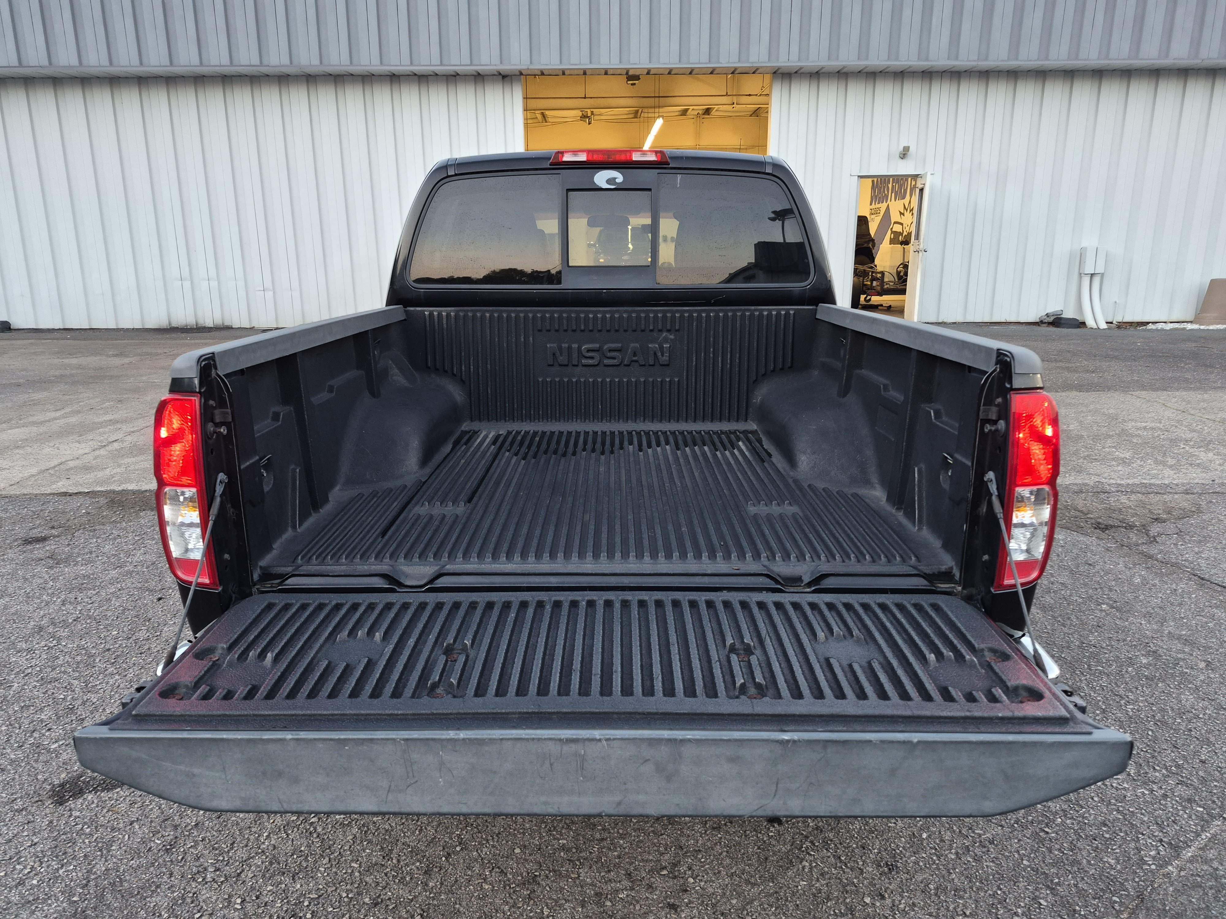 Used 2016 Nissan Frontier SV RWD image 7