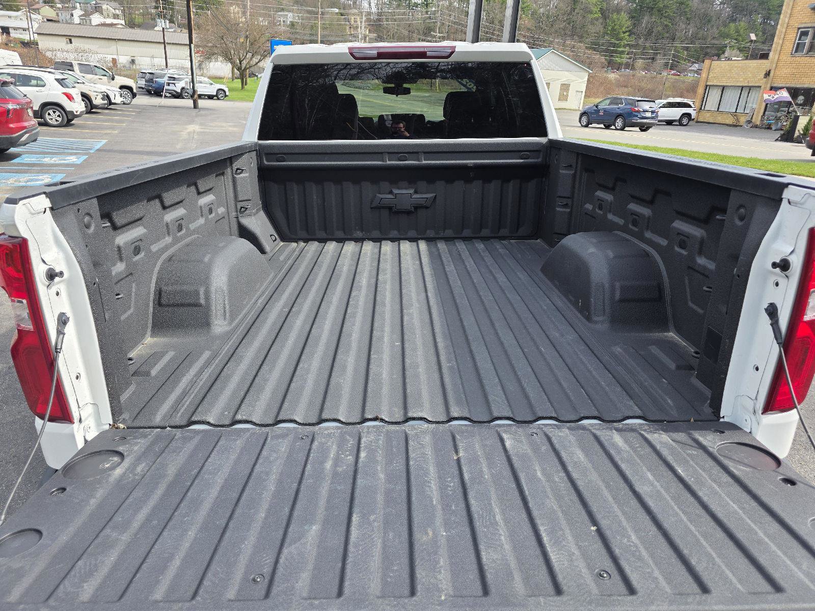Used 2022 Chevrolet Silverado 1500 LT Trail Boss w/ Bed Protection Package AWD/4WD image 21