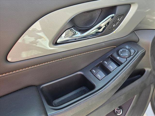 Used 2021 Chevrolet Traverse LT FWD image 10