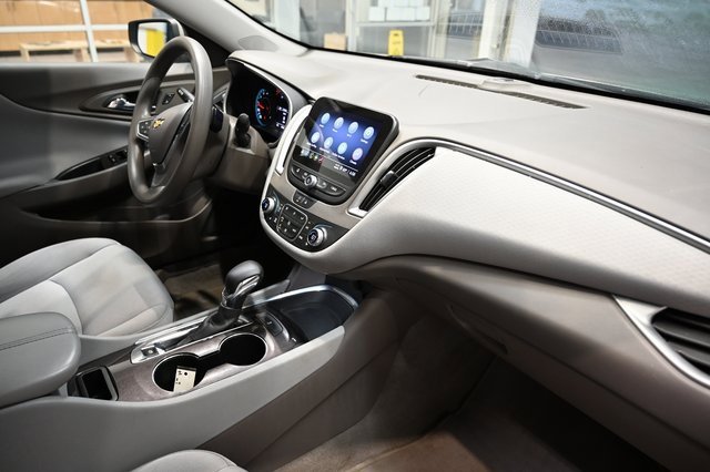 Used 2022 Chevrolet Malibu LT image 13