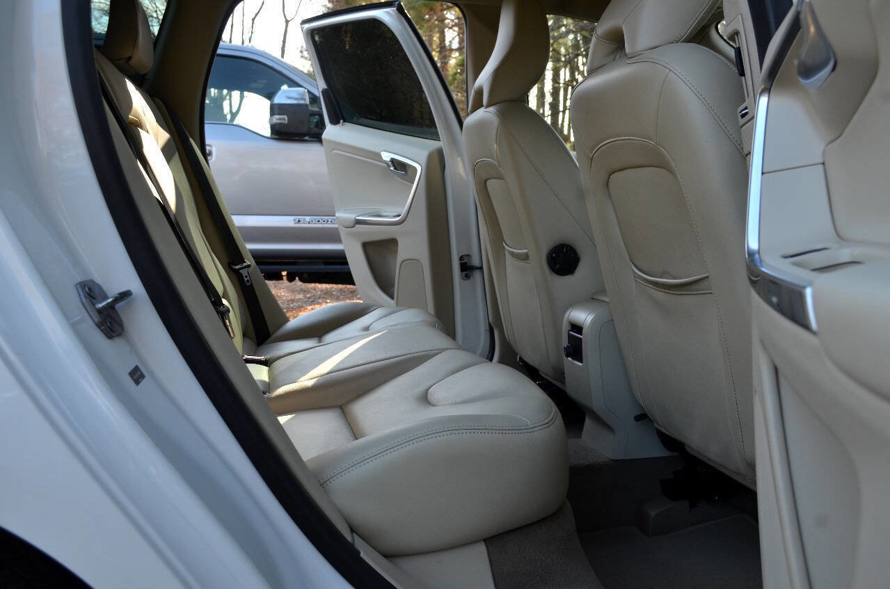 Used 2015 Volvo XC60 3.2 Premier Plus image 10