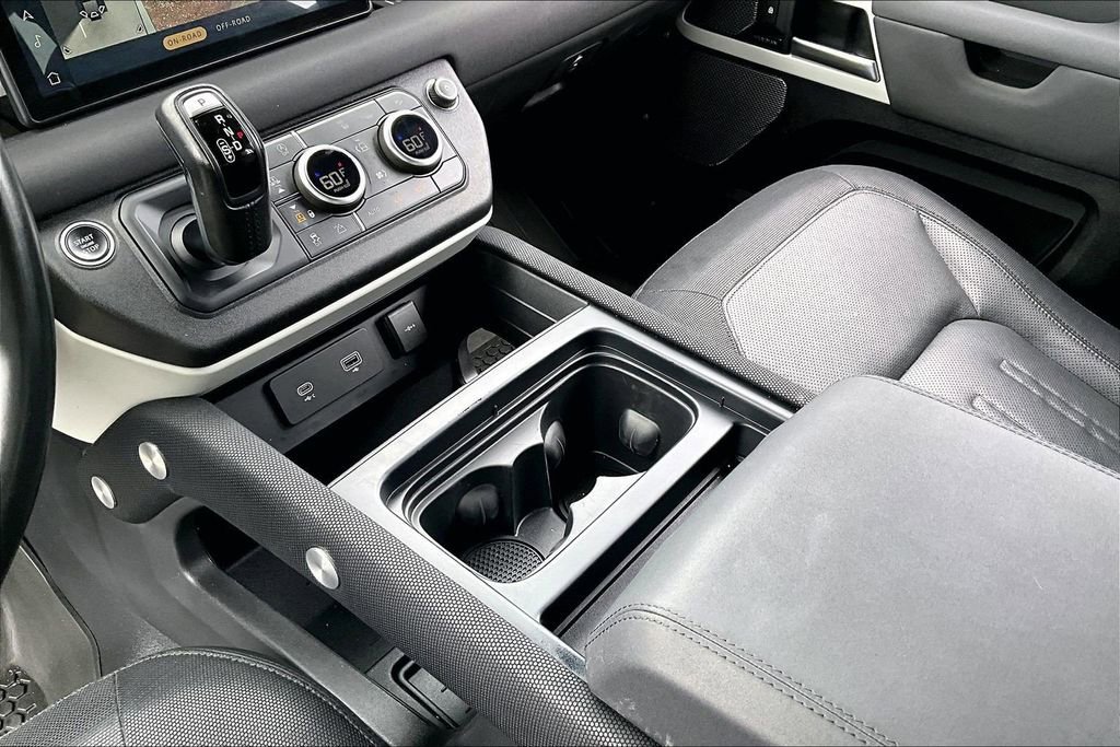 Used 2021 Land Rover Defender 110 X-Dynamic SE image 14