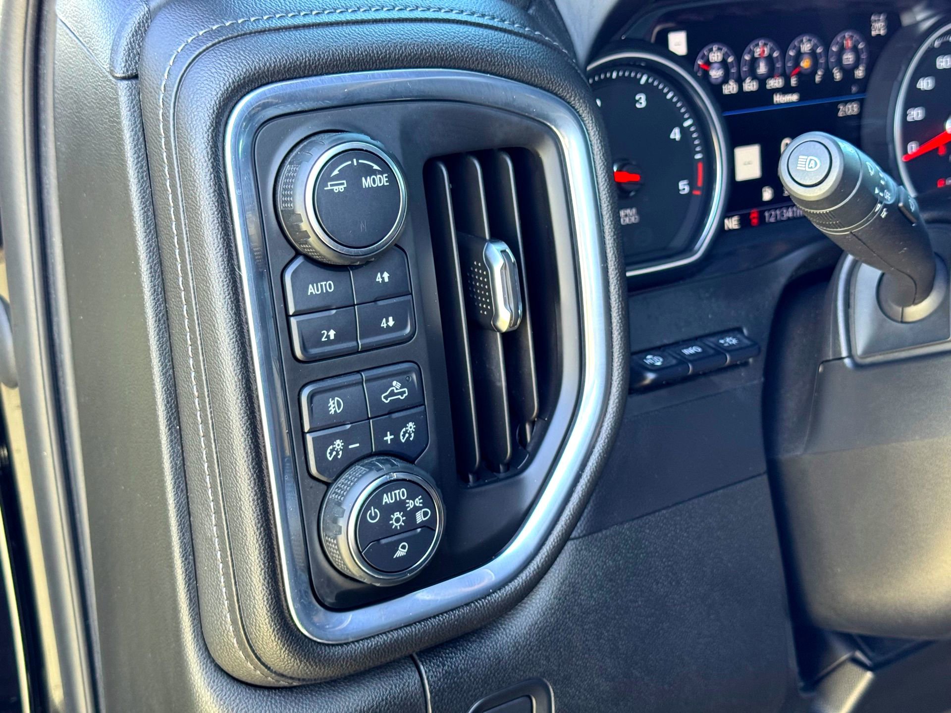 Used 2021 Chevrolet Silverado 2500 High Country w/ Z71 Off-Road Package image 15