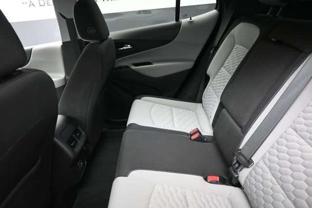 Used 2021 Chevrolet Equinox LS w/ LS Convenience Package FWD image 17