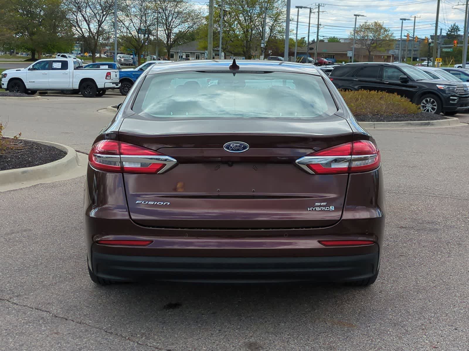 Used 2019 Ford Fusion SE FWD image 7
