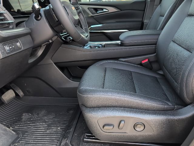 New 2026 Chevrolet Traverse LT w/ Driver Confidence Package image 13
