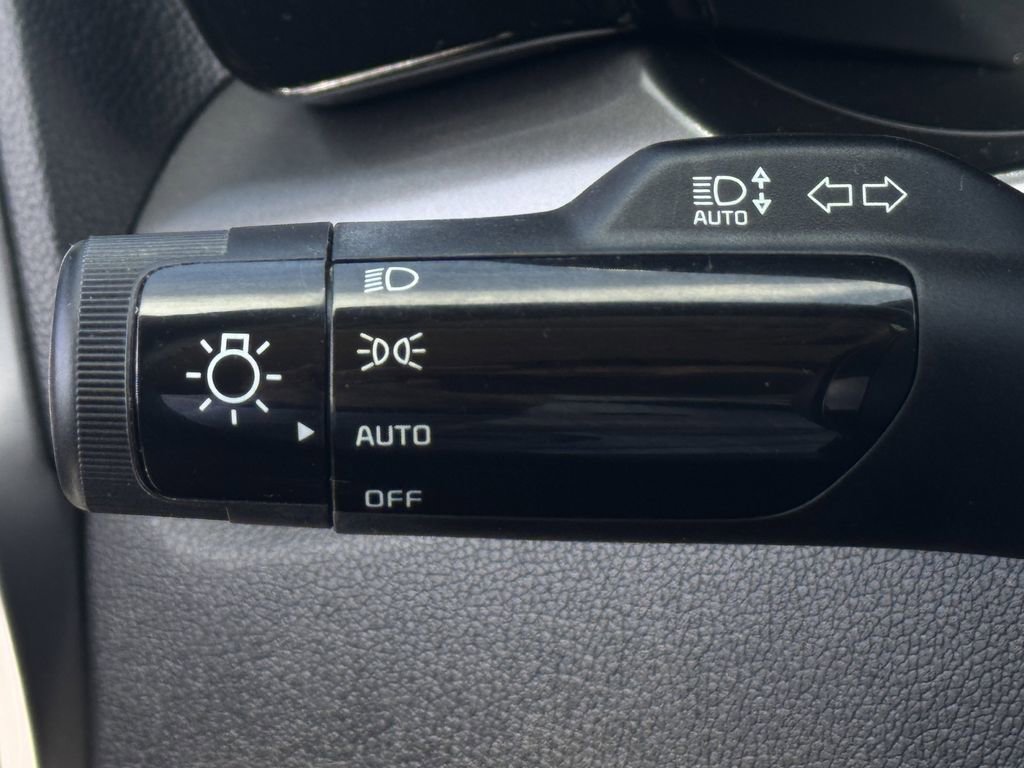 Used 2023 Kia Sorento S FWD image 21