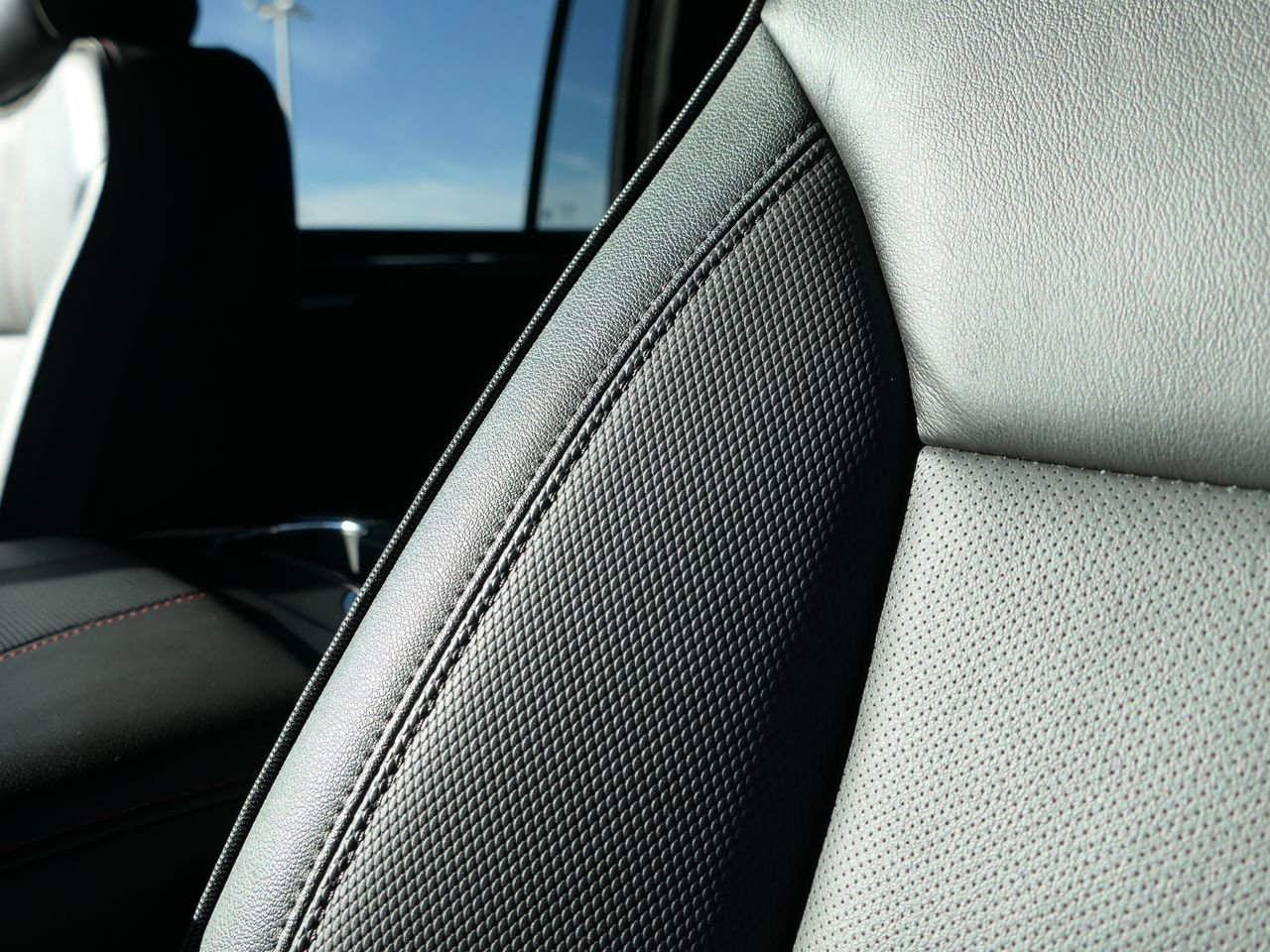 Used 2025 Chevrolet Suburban RST w/ Sun And Tow Package image 13