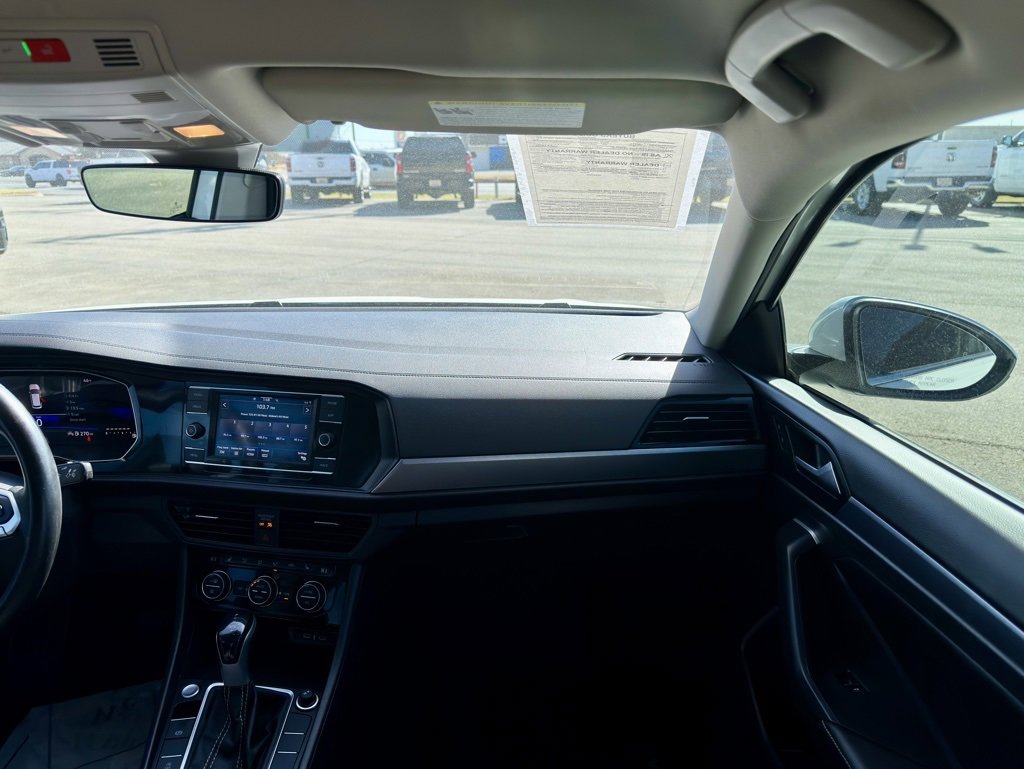 Used 2023 Volkswagen Jetta SE image 15