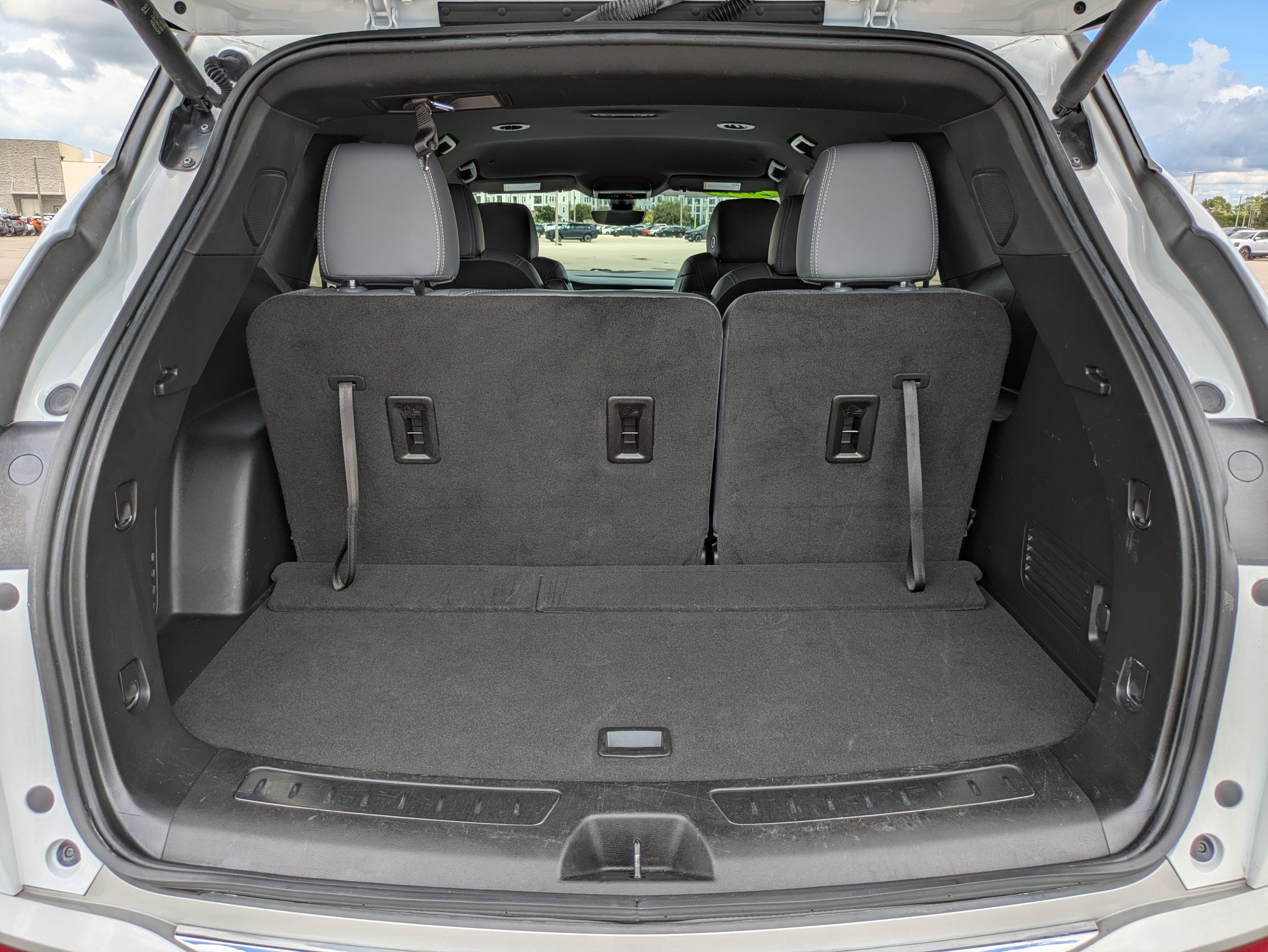 Used 2023 Buick Enclave Essence w/ Sound and Sites Package FWD image 13
