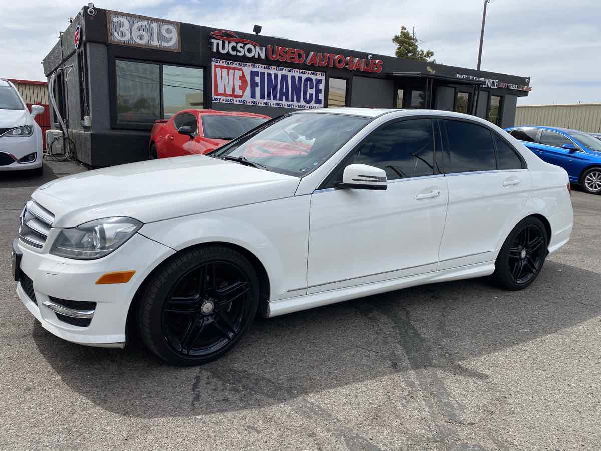 Used 2013 Mercedes-Benz C 250 Luxury image 2