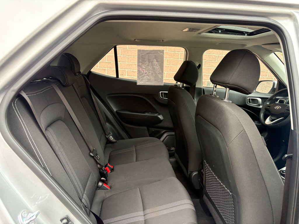 Used 2025 Hyundai Venue SEL FWD image 21