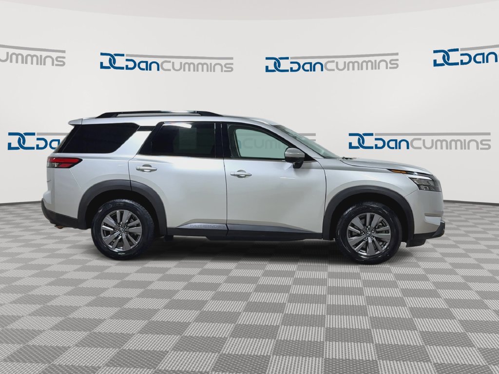 Used 2024 Nissan Pathfinder SV AWD/4WD image 9