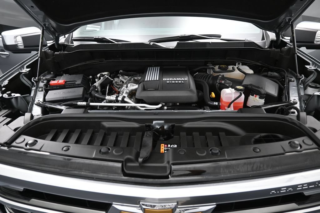Used 2025 Chevrolet Silverado 1500 High Country w/ High Country Premium Package AWD/4WD image 37