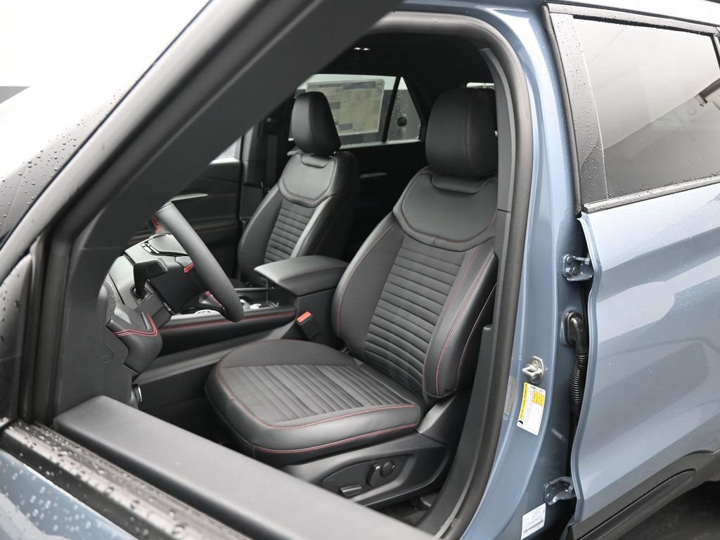 New 2026 Ford Explorer ST-Line w/ ST-Line Street Pack RWD image 8