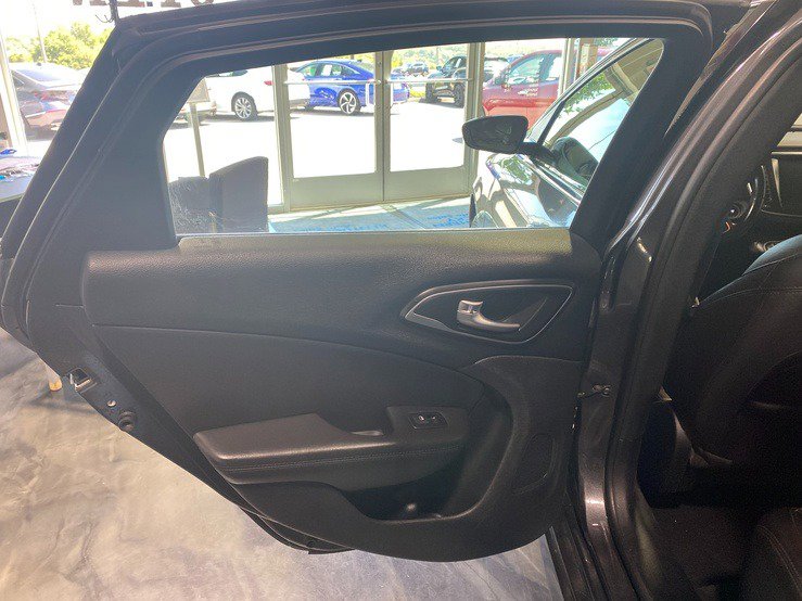 Used 2016 Chrysler 200 Limited FWD image 15