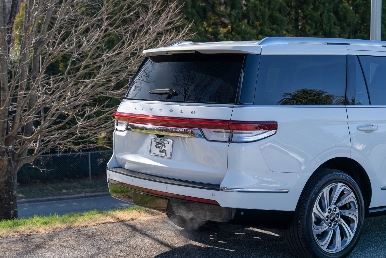 Used 2024 Lincoln Navigator Reserve image 11