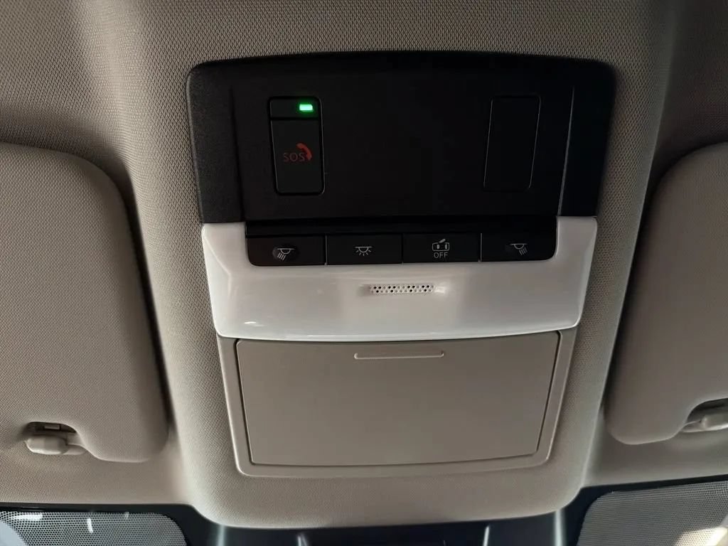 Used 2023 Nissan Rogue SV FWD image 16