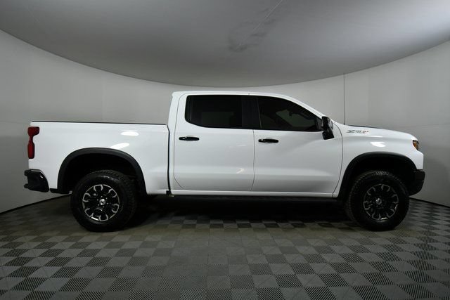 Used 2025 Chevrolet Silverado 1500 ZR2 w/ Technology Package AWD/4WD image 15