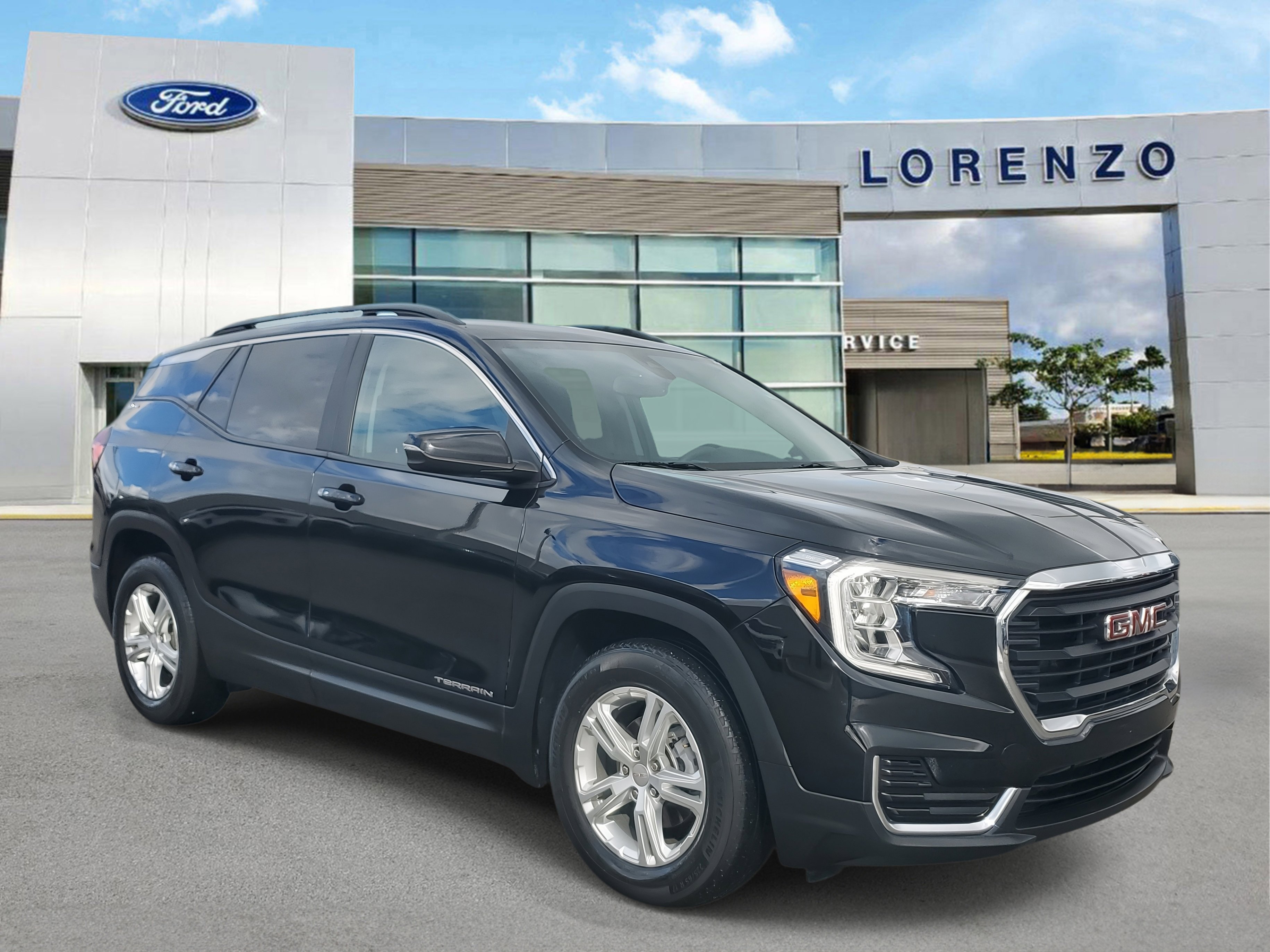 Used 2022 GMC Terrain SLE w/ Driver Convenience Package image 3