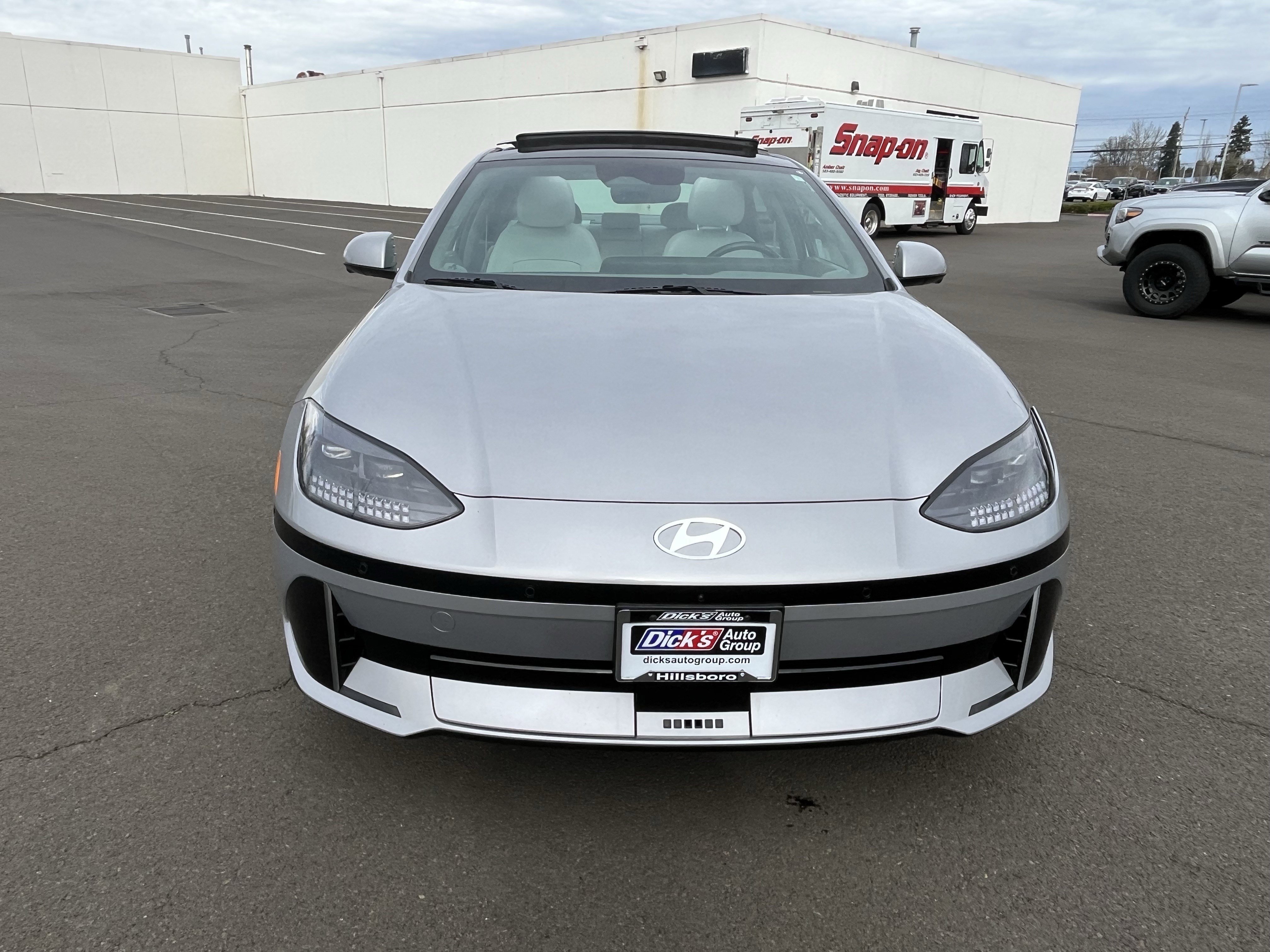 Used 2024 Hyundai Ioniq 6 Limited image 8