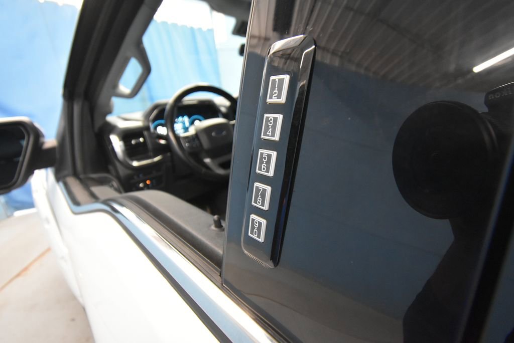 Used 2022 Ford F150 Lariat w/ Equipment Group 502A High AWD/4WD image 4