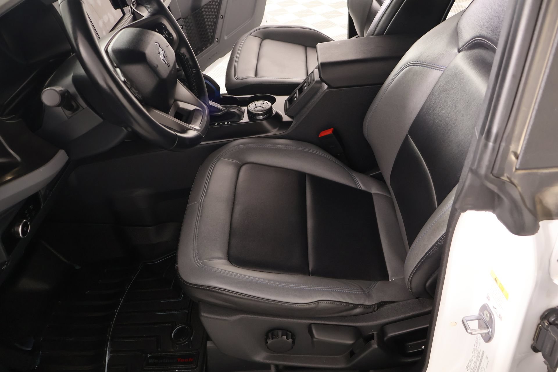 Used 2023 Ford Bronco Black Diamond AWD/4WD image 12