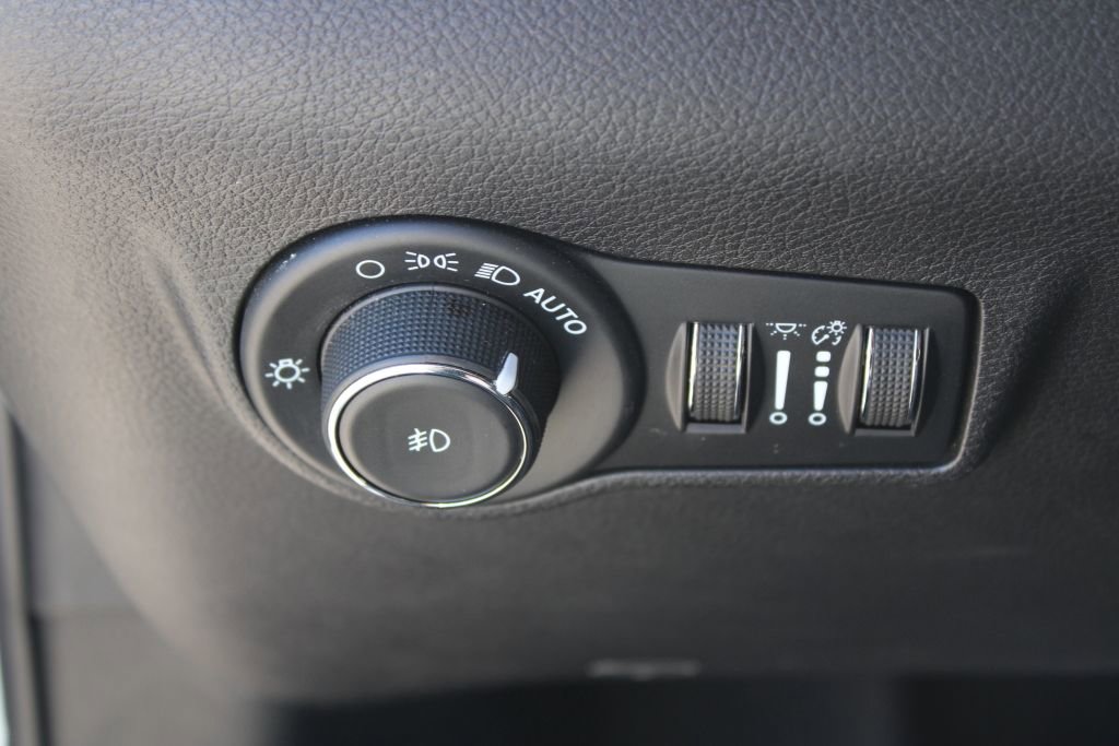 Used 2022 Jeep Compass Latitude image 26