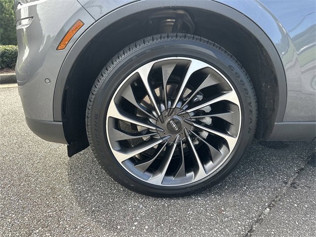 Used 2022 Lincoln Aviator Reserve w/ Equipment Group 201A image 11