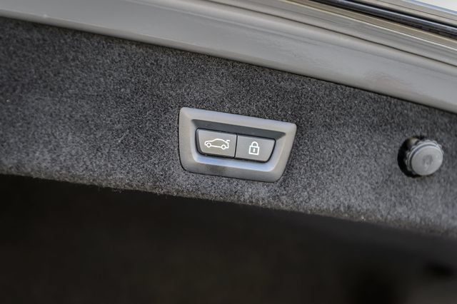 Used 2022 BMW 740i w/ M Sport Package RWD image 12