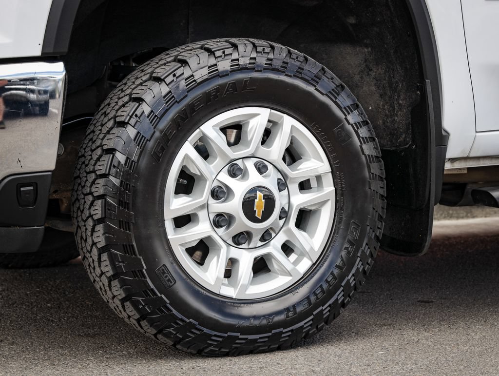 Used 2024 Chevrolet Silverado 2500 LT w/ Convenience Package AWD/4WD image 11